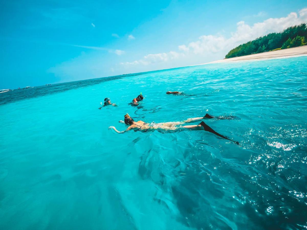 Zanzibella Hotel & Spa Kiwengwa  Εξωτερικό φωτογραφία Snorkeling in the Maldives