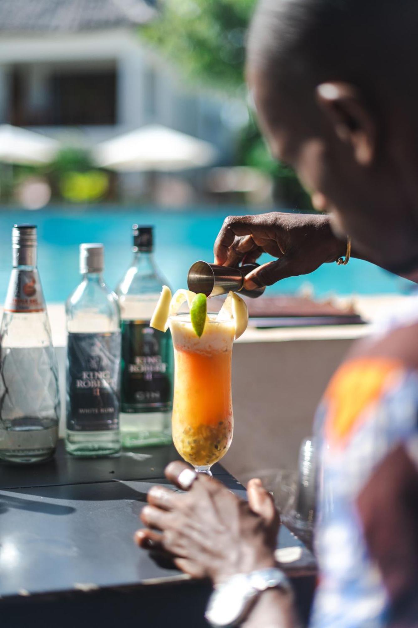 Zanzibella Hotel & Spa Kiwengwa  Εξωτερικό φωτογραφία A bartender preparing a cocktail